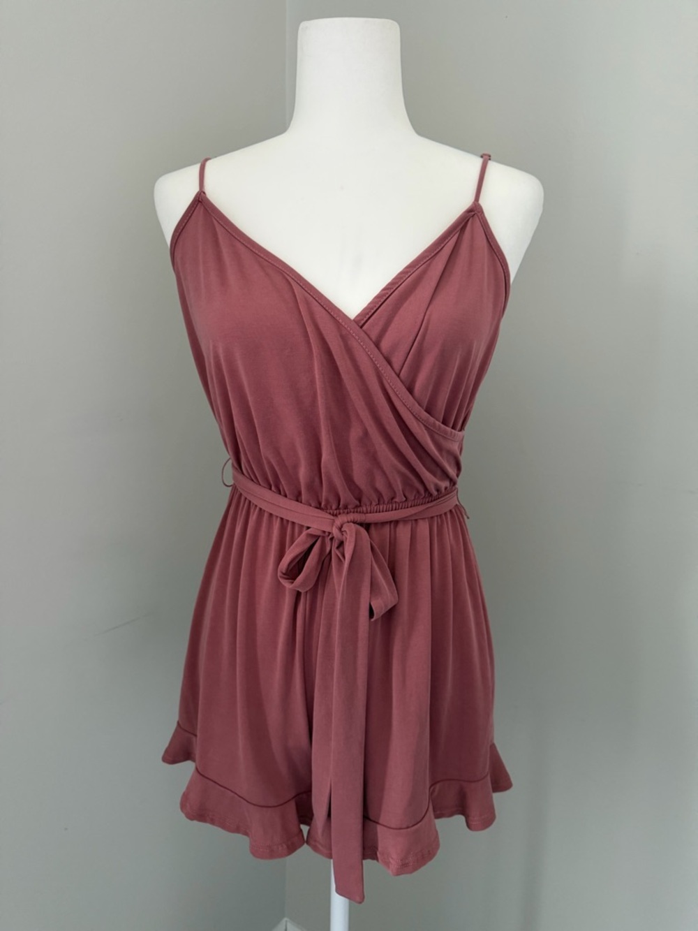 LULUS Katelyn Rusty Rose Ruffled Surplice Romper Women’s size Medium - Picture 6 of 16